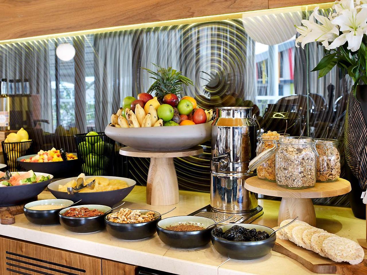 Radisson Blu Hotel & Convention Centre Kigali Zewnętrze zdjęcie A breakfast buffet
