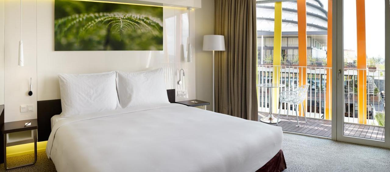 Radisson Blu Hotel & Convention Centre Kigali Zewnętrze zdjęcie A room at the hotel