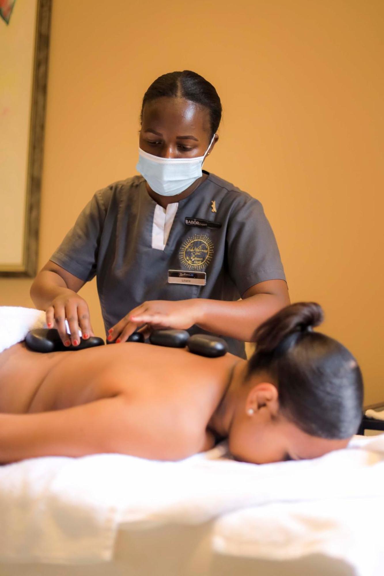 Radisson Blu Hotel & Convention Centre Kigali Zewnętrze zdjęcie Hot stone massage