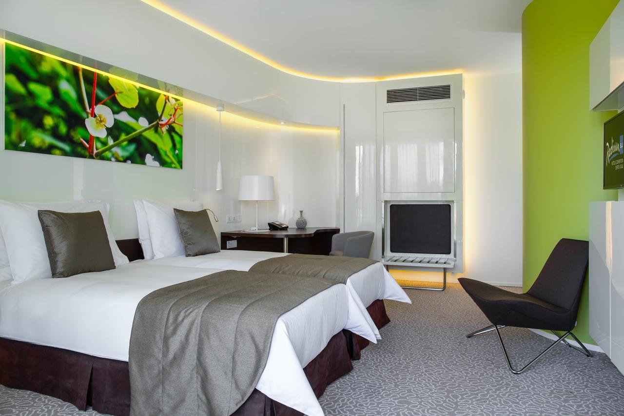 Radisson Blu Hotel & Convention Centre Kigali Zewnętrze zdjęcie A room at the hotel