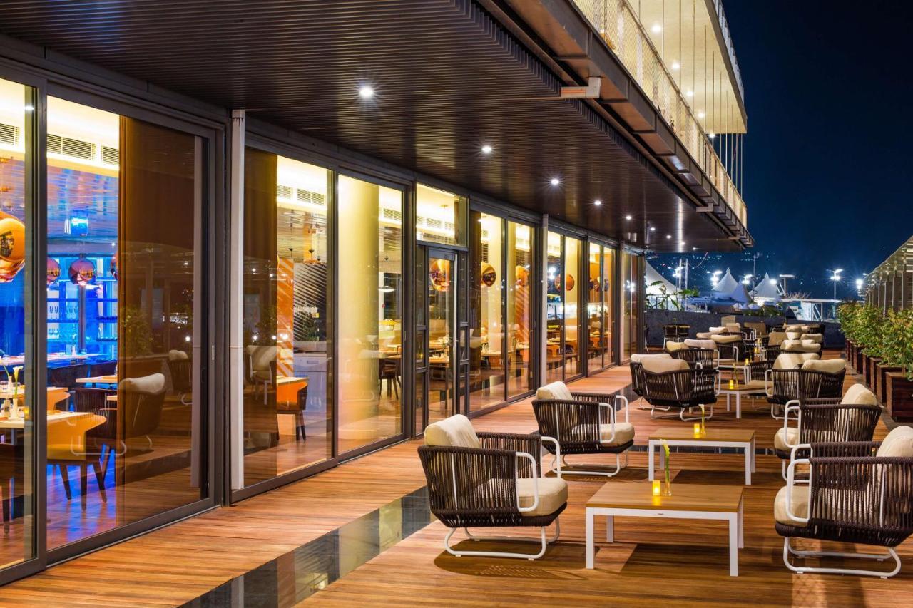 Radisson Blu Hotel & Convention Centre Kigali Zewnętrze zdjęcie The Deck