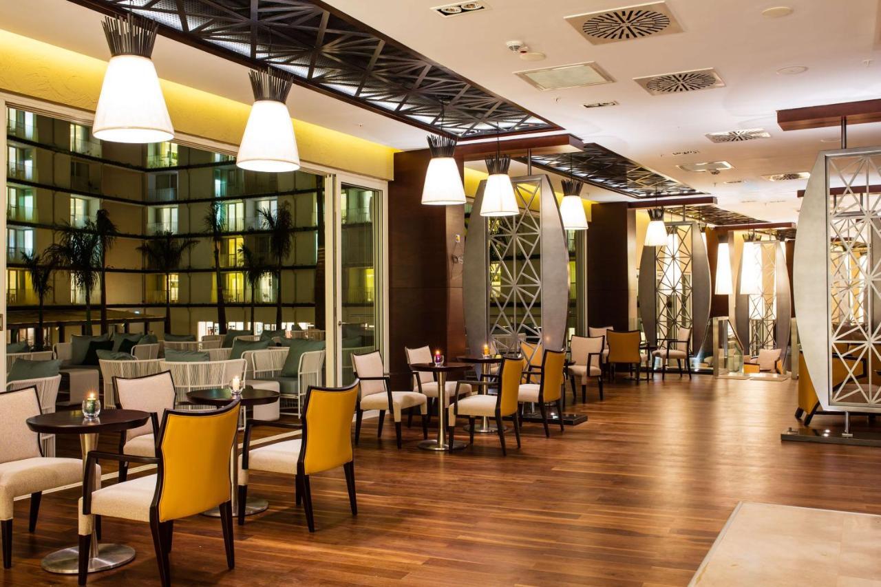 Radisson Blu Hotel & Convention Centre Kigali Zewnętrze zdjęcie The interior of the lounge
