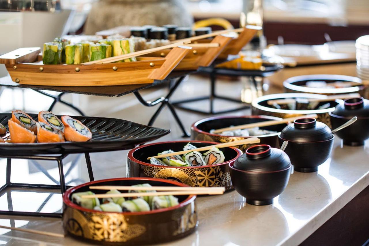 Radisson Blu Hotel & Convention Centre Kigali Zewnętrze zdjęcie Sushi at the buffet